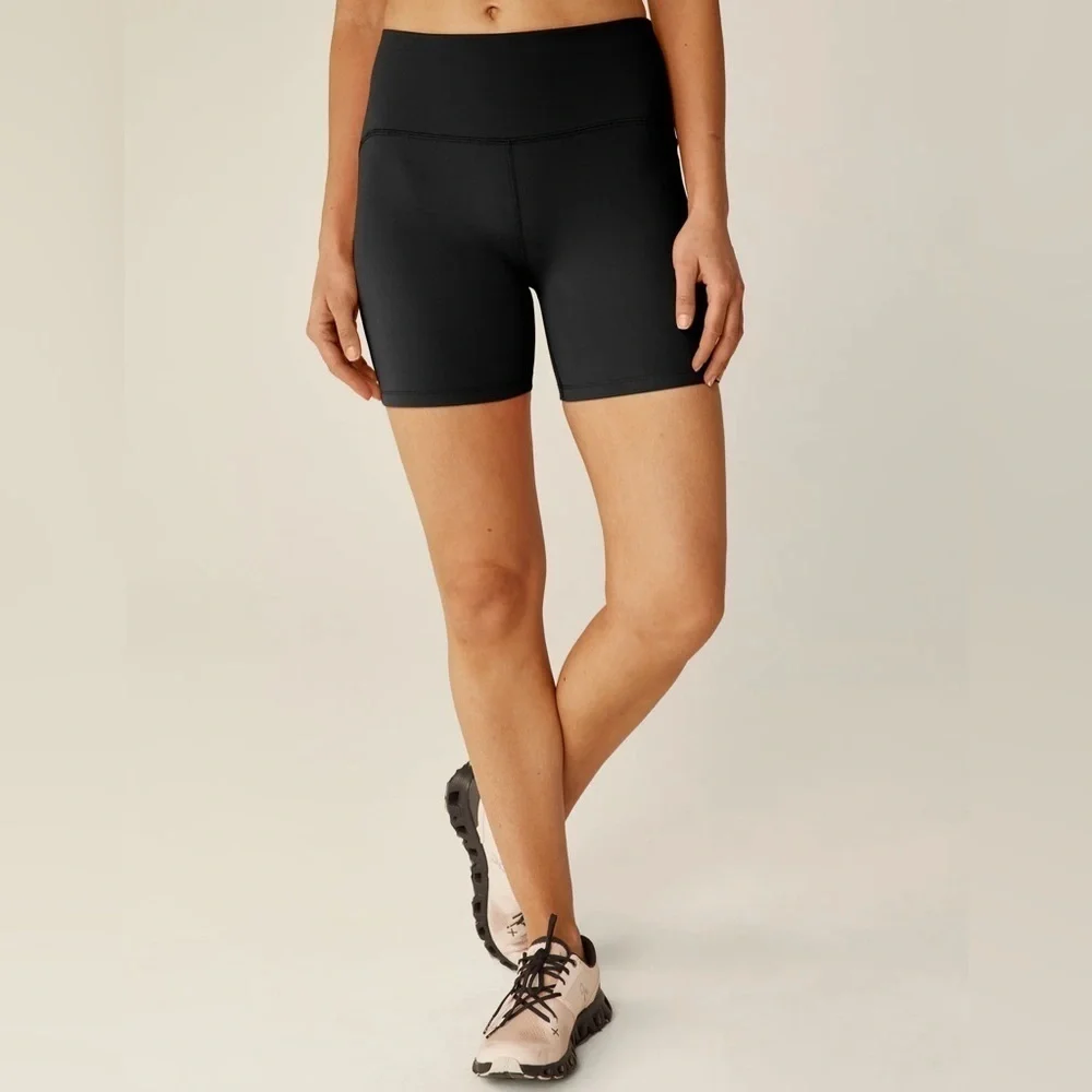 Beyond Yoga Women’s POWERBEYOND Strive Biker Short in Black NEW WITH TAGS! NWT